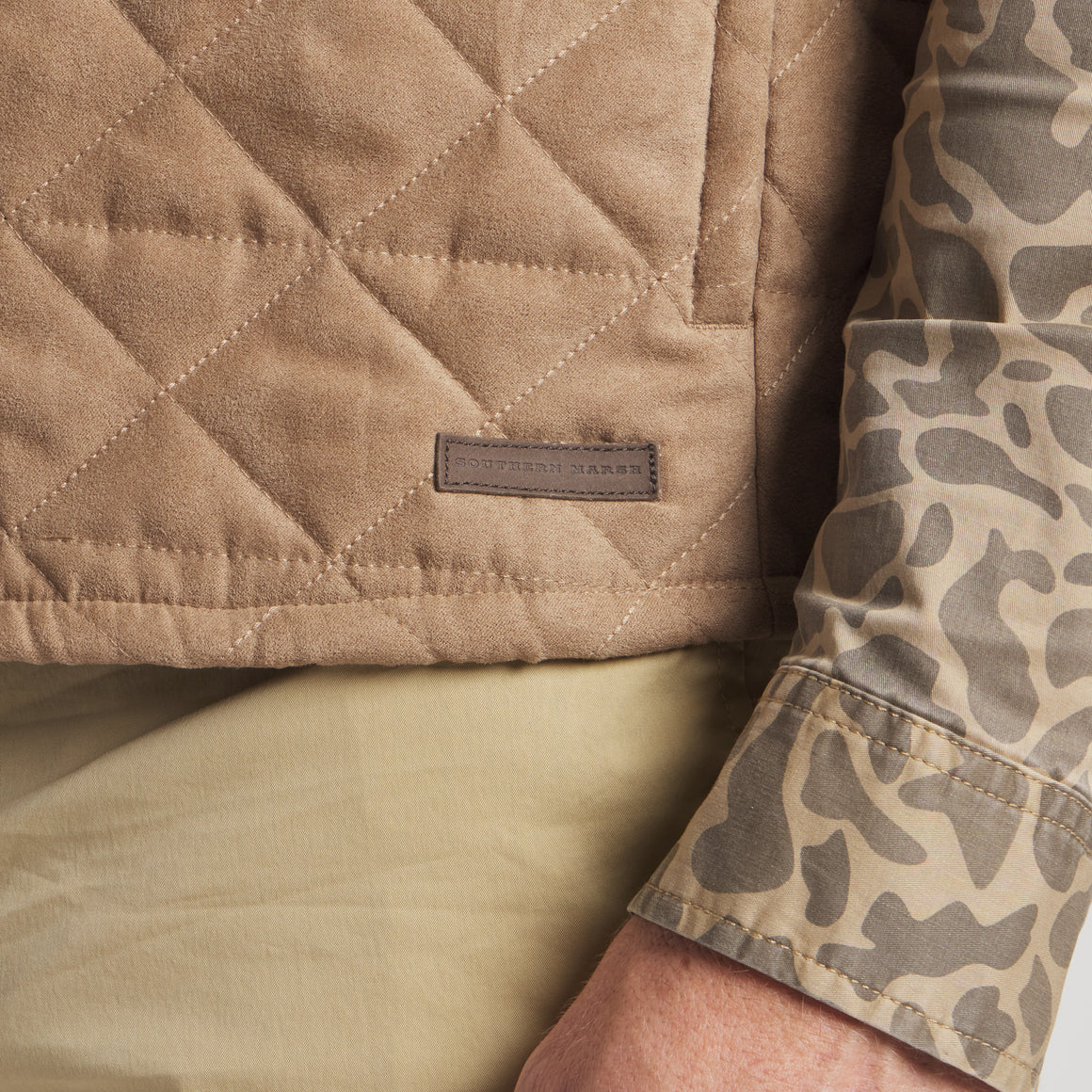 Burnt               Taupe | Detail
