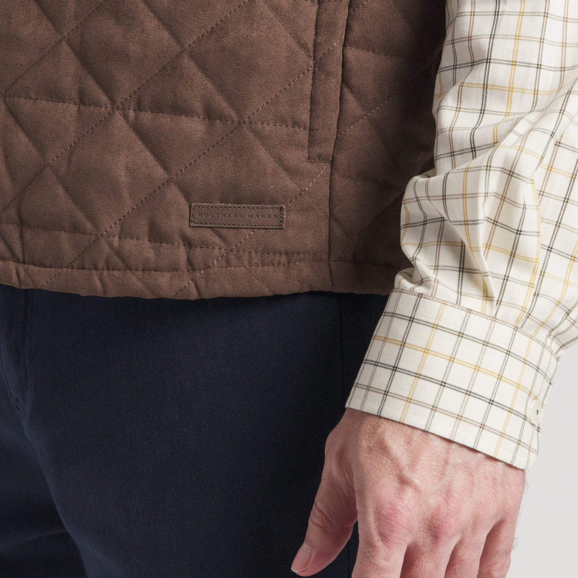 Stone          Brown | On Model | Side detail