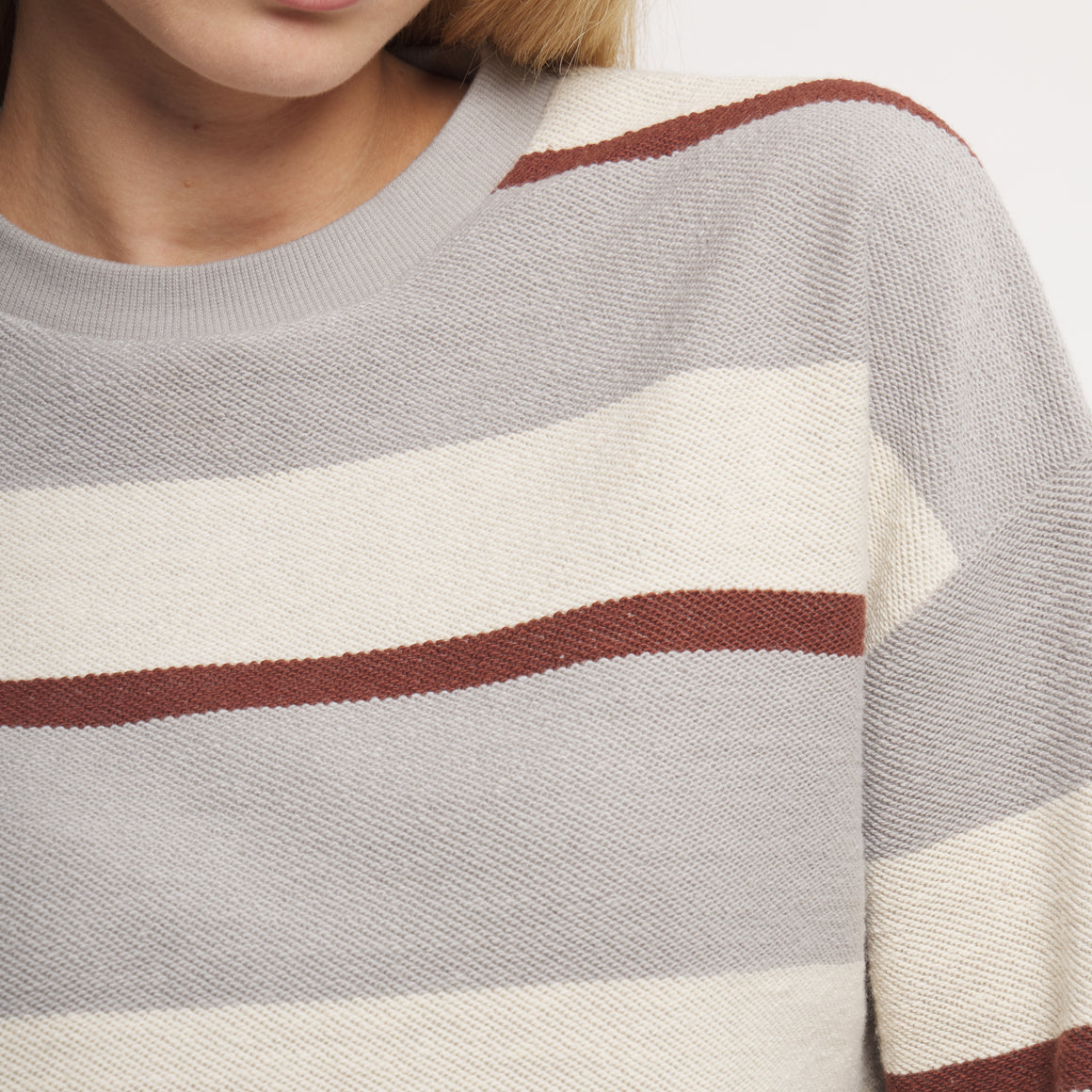 Gray & Garnet Stripe | ON MODEL | DETAIL 2